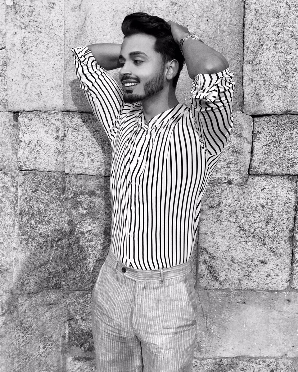 mueez_uddin's tweet photo. Pre quarantine https://t.co/O2ATQNBmEC