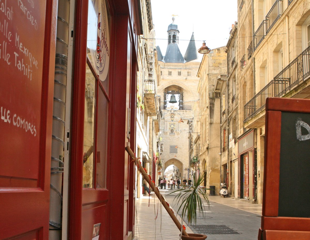 inCité annule 3 mois de loyer pour les TPE, locataires commerçants, artisans et associations en soutien à l'économie de proximité et en accord avec ses actionnaires. Une contribution à l'effort collectif qui va bénéficier à environ 30 commerces. #économie #Bordeaux #COVID19