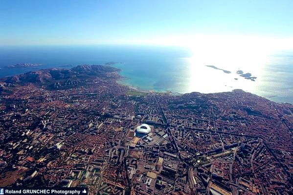 NSportsfield's tweet photo. NKN- SportFields est maintenant sur Instagram 😱
Le principe : trouver votre terrain de sport  disponible dans la ville de Marseille ! 🏟 
Facile, simple et efficace pour pratiquer votre sport seul ou entre amis 😉 https://t.co/Drq4R1OWQI