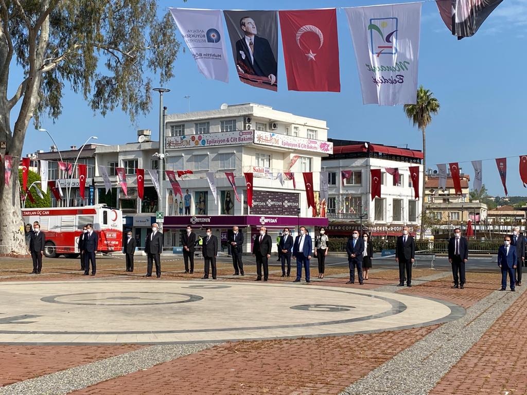 23 Nisan Ulusal Egemenlik ve Çocuk Bayramımı Çelenk Sunma Toreni Sayın Fatih TÜRKÖZ'ün Atatürk Anıtına Çelenk sunmasıyla gerçekleştirildi.

#Manavgatta23NisanCoşkusu
#yüzyıllaryaşa23nisan
#23NisanKutluOlsun
#Tbmm100Yaşında <a href="/FTurkoz07/">Fatih Türköz 🇹🇷</a> <a href="/mustafa_yigit06/">Mustafa Yiğit</a> @YUKSELARSLAN07