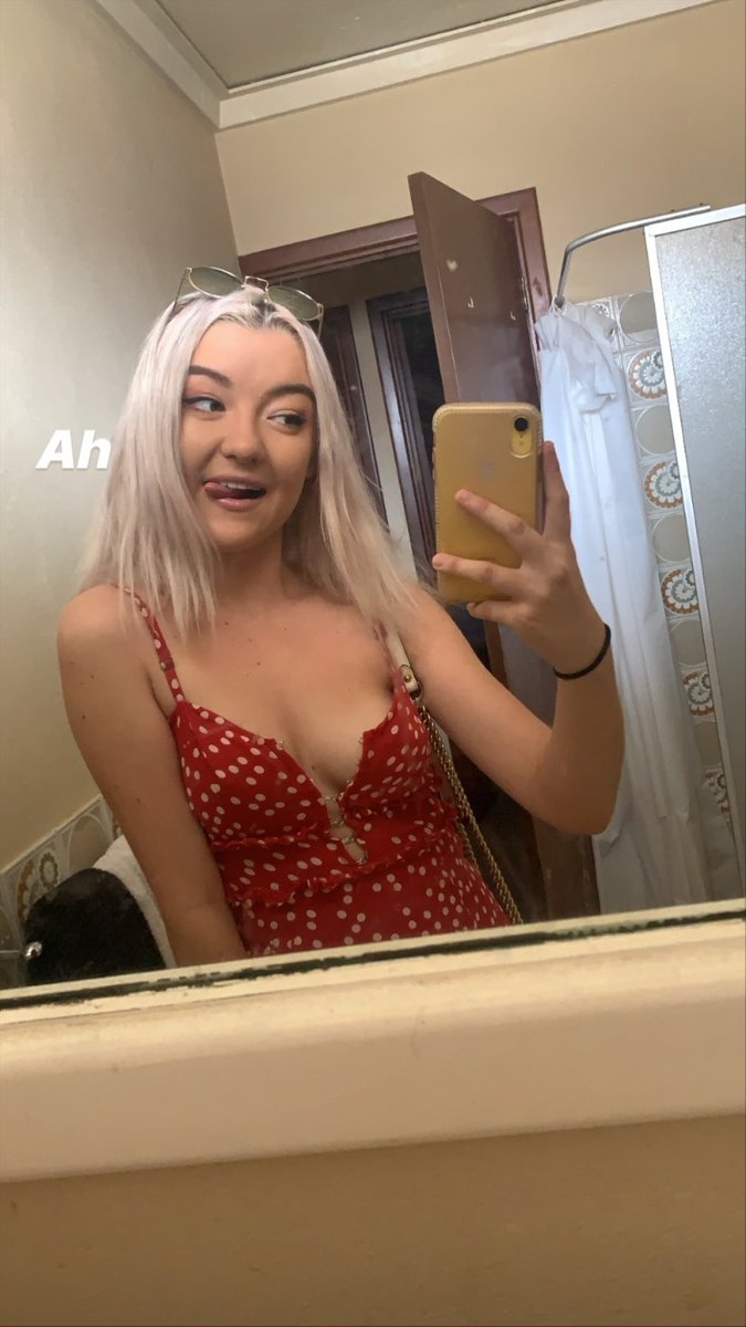 modelamy1's tweet image. 