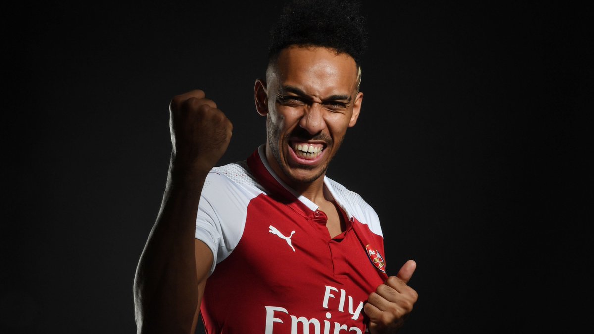 ...but two new strikers With 𝘁𝗵𝗲 transfer announcement of all transfer announcements  #YoPierre   https://twitter.com/Arsenal/status/958820627753984006