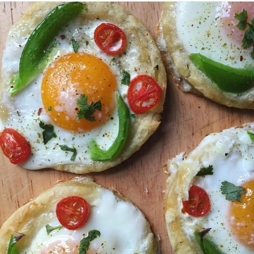 gillespudlowski's tweet photo. Que dites vous de ces petits œufs bien relevés et bien soutenus au #petitdejeuner façon #brunch ? Merci @meags_eggs 👌📸🥚 #confinementcreatif  #confinement #fightagainstcoronavirus✌️ #nepasselaisserabattre #laviestbelle #lavitaebella  #yummy #foodpics … https://t.co/kmHsSB3HT2 https://t.co/dPWDhu1XaY