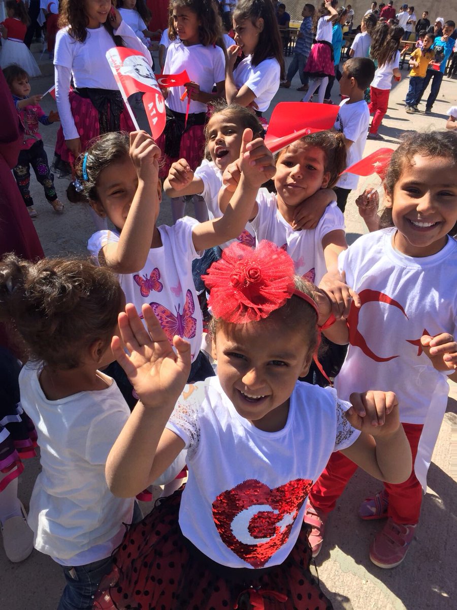 Yaşasın 23 Nisan. Yaşasın çocuk olmak #yüzyıllaryaşa23nisan