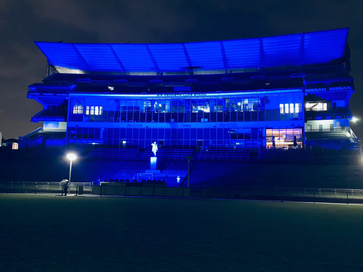 Waverley Park in blue, as we honour those who lost their lives while protecting others. 💙💙💙 #Always
