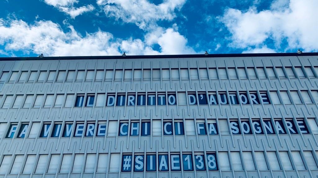 🎂Nella Giornata Mondiale del Libro e del Diritto d'Autore, auguri SIAE! Da 138 anni #dallapartedichicrea 🎈#GiornataMondialeDelLibro #WorldBookDay 📚❤️➡️bit.ly/2KsgKgZ