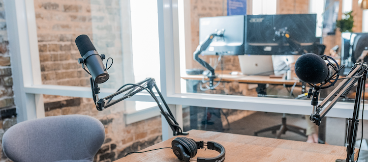 SHFDigital's tweet photo. The #BAFdigital webinar with Eddie Griffiths on Data Analytics and getting the best performance from your Data is ready for download on the @deeperthanblue1 website.

Follow this link to download and listen https://t.co/JMNIPsGnEc and follow @hayleybart1 for updates. https://t.co/mgdIsd1CJA
