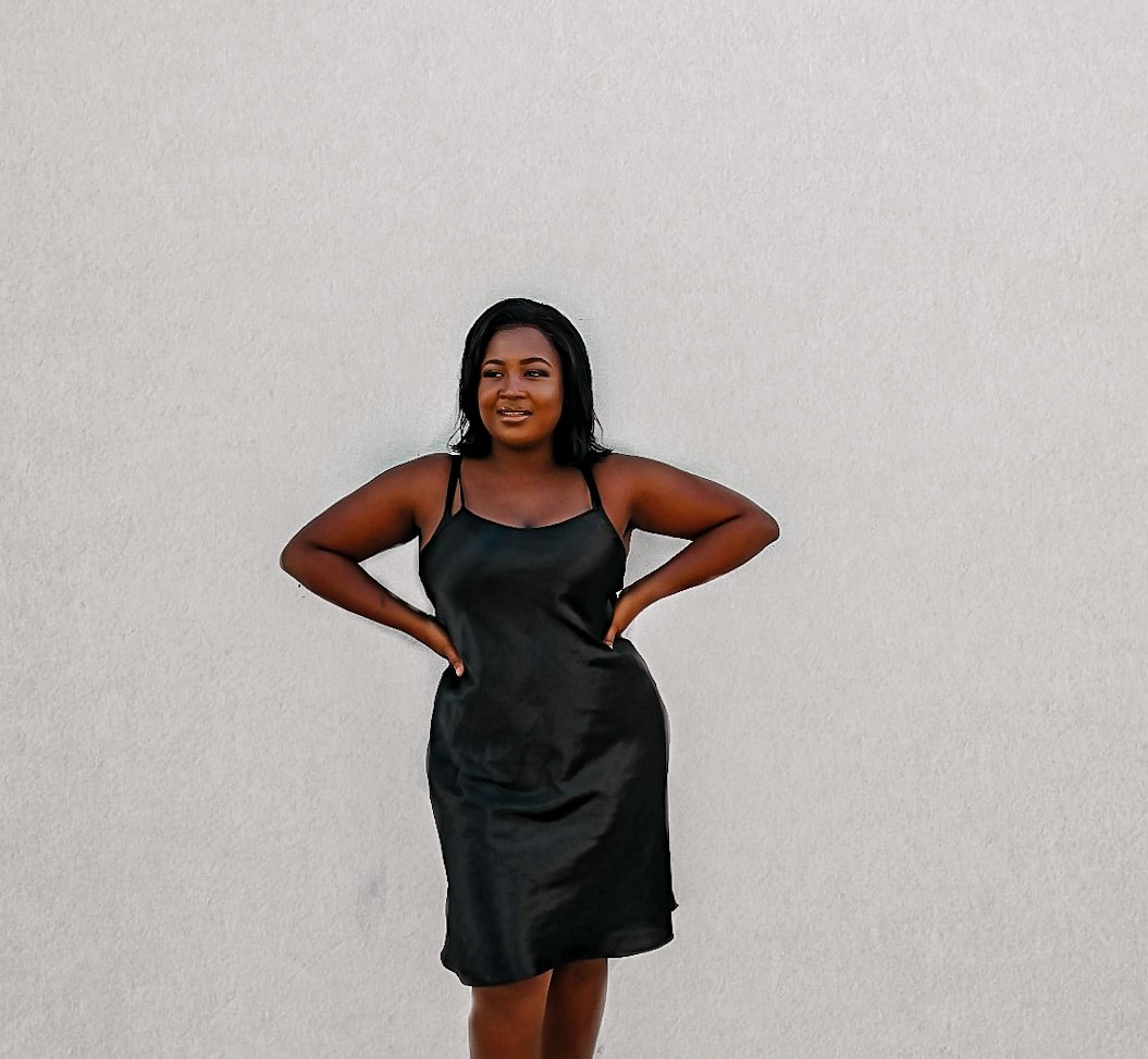Makgotso_L's tweet photo. Today Marks the day of my graduation, it feels so surreal😭🎓🎓 #ufsgraduate https://t.co/6BHa1ucb9j