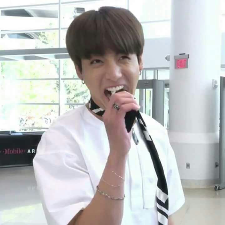 Koo Koo eating things: A thread
