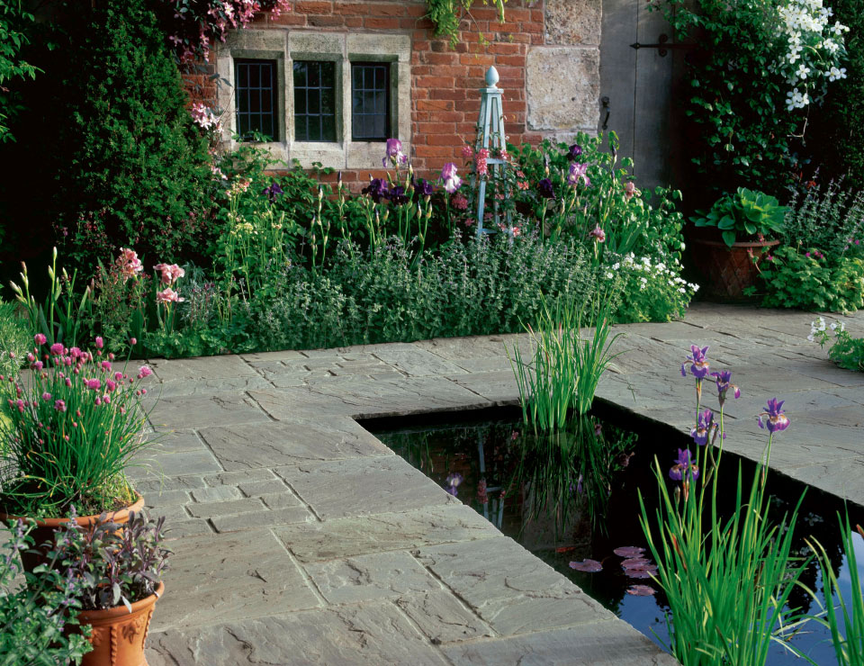 WHFlagstones's tweet photo. Our flagstones look just as beautiful outside as they do inside. The hardwearing nature of our stone, makes it the perfect choice for high traffic areas such as patios, paths and pools. 
#Patio #gardendesign #Flagstones

https://t.co/rRWdHW0qYn https://t.co/1U3fstx2TR