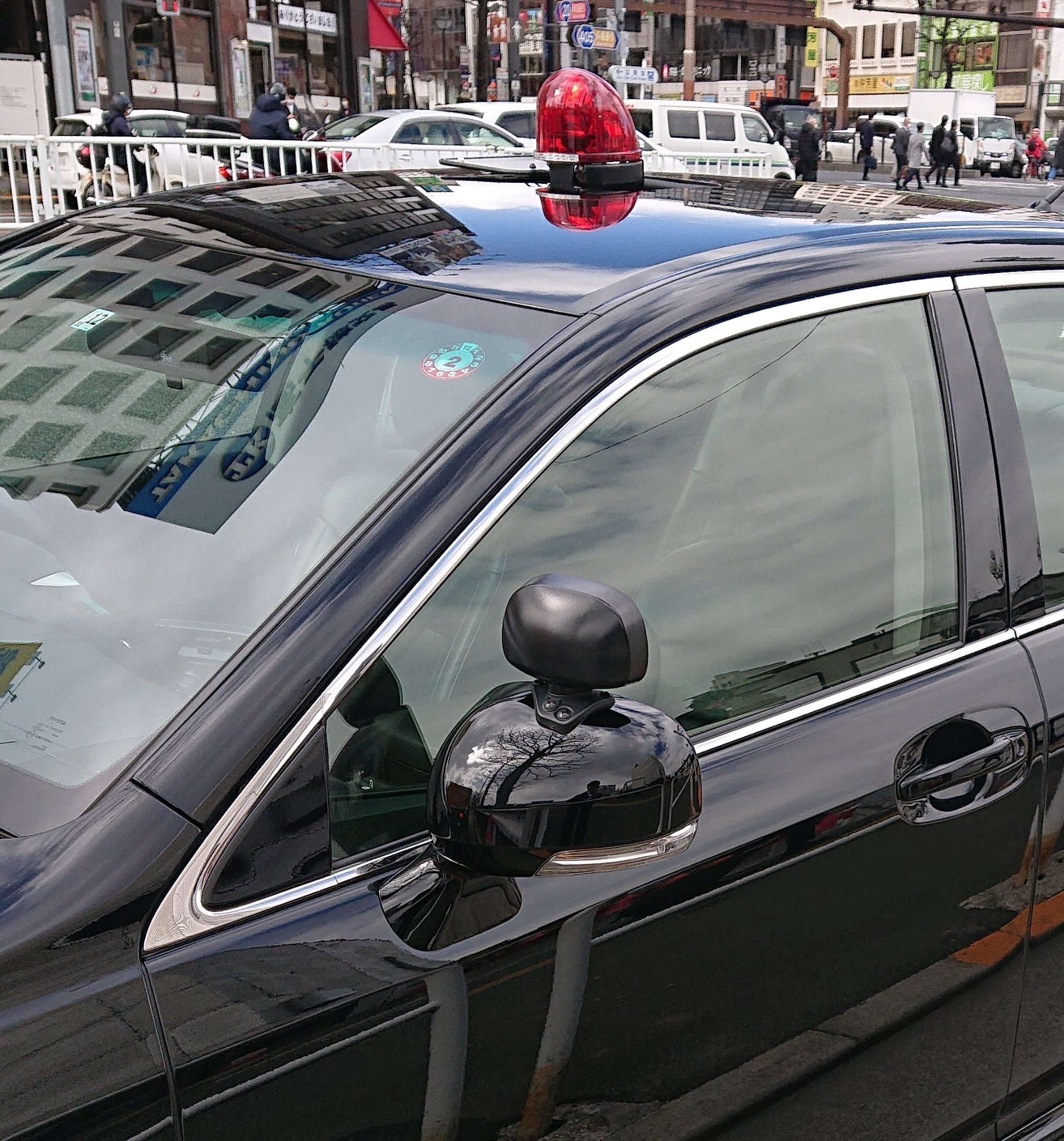 警察 覆面 警備 パトカー 補助ミラー