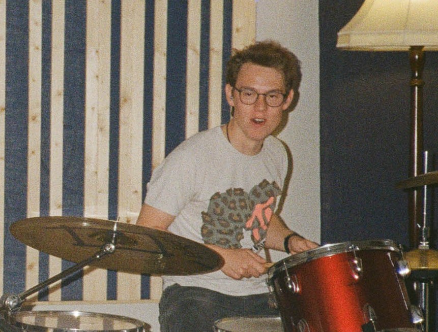 climb_we's tweet photo. When you feel the passion, let your face show it.

Only The Addley can put that face on Alex. If only we could all feel that good, if only...

Handbrake, tomorrow at 12pm - available to stream and download. Watch out for links, titbits, and extra content https://t.co/9DQ715UN0u