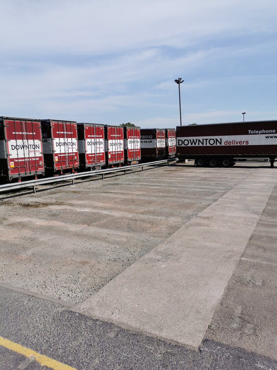 naturesgreat's tweet photo. That sense of satisfaction at clearing an area of the  yard of all litter including numerous seals. Why drivers have to throw them all on the ground i don't know! #truckerscleaningupbritain #cmdownton https://t.co/Cl6huhjSqg