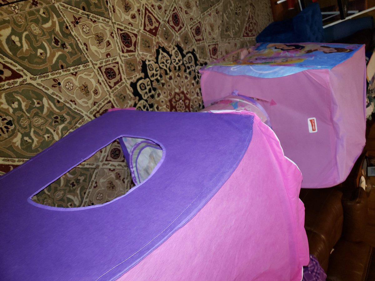 SraHoward1's tweet photo. @MKBMavs #MKBMaskedReader
Inspired by Ms. Thompson's pirate ship reading space on yesterday's MKB Masked Reader!  I left the room for a minute and she had constructed this! https://t.co/99jUoBLGVq