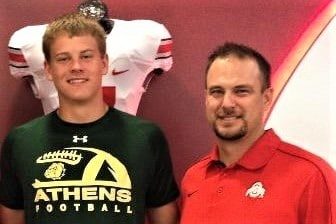 Before Joe Burrow came to  #LSU, he had to go to Ohio State. On Tom Herman's recruitment of Burrow and how he had to convince Urban Meyer to take a chance on him. "I found your next Alex Smith." https://theathletic.com/1179929/2019/09/03/lsu-football-joe-burrow-quarterback-texas-head-coach-tom-herman-ohio-state-recruit/