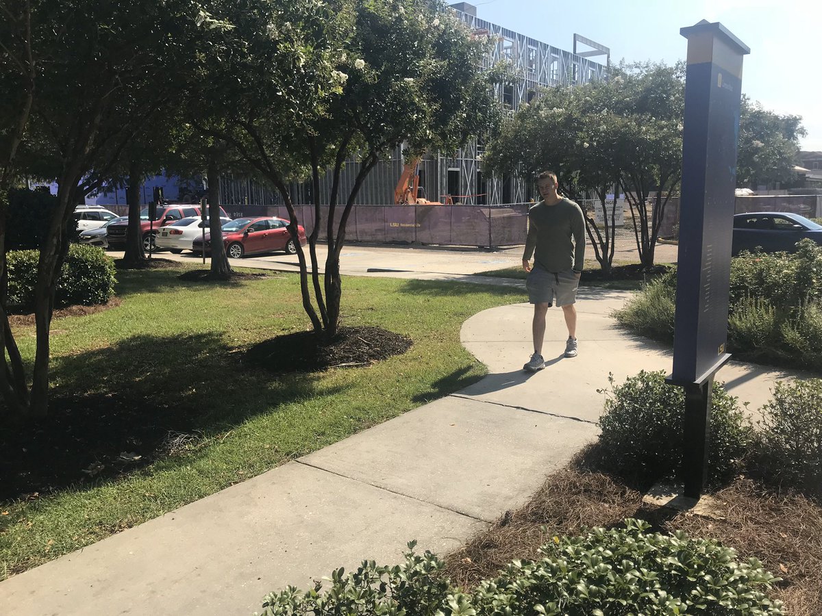 While we’re on photos...This is one of the first pictures in my phone.This is when Joe Burrow reported for 2018 preseason camp.When he arrived,  #LSU was still mired in its shaky quarterback history.Wrote about that in length:  https://bit.ly/2IGFHr9 