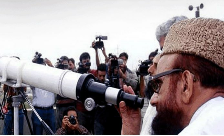 noshiba_shafi's tweet photo. Ruet-e- hilaal committee ne bola chaand nazar aaya , matlab nazar aaya!😂😎

#ThingsThatNeverChange
#kashmir https://t.co/WTyW6gkdeq