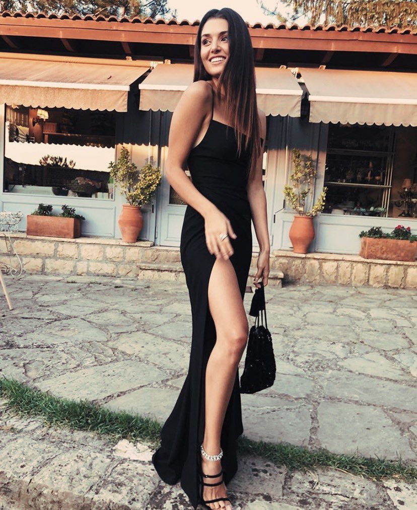 1. Hande Erçel