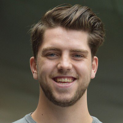 Mijn naam is Luuk Raspe en ik ben 20 jaar. Ik zit in mijn examenjaar als Eerste Autotechnicus. Ik heb me bij de CSR aangesloten om onze school te verbeteren waar het kan. Hiervoor neem ik alle relevante ideeën en verbeterpunten vanuit mijn MBO College mee naar onze vergaderingen.