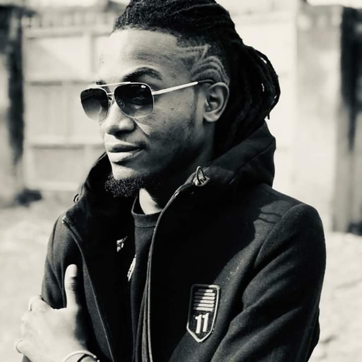 Mirungi_Arts's tweet photo. Meet Kavuma Chrispus🔥aka Chrispart.He's a 24yr old Ugandan professional portrait artist,painter sculptor,illustrator,interior designer &amp; photographer.
He holds a Bachelor's degree in industrial fine arts &amp; has been doing art since infancy,Primary 3 when he discovered his talent! https://t.co/pE8AfNKuwd