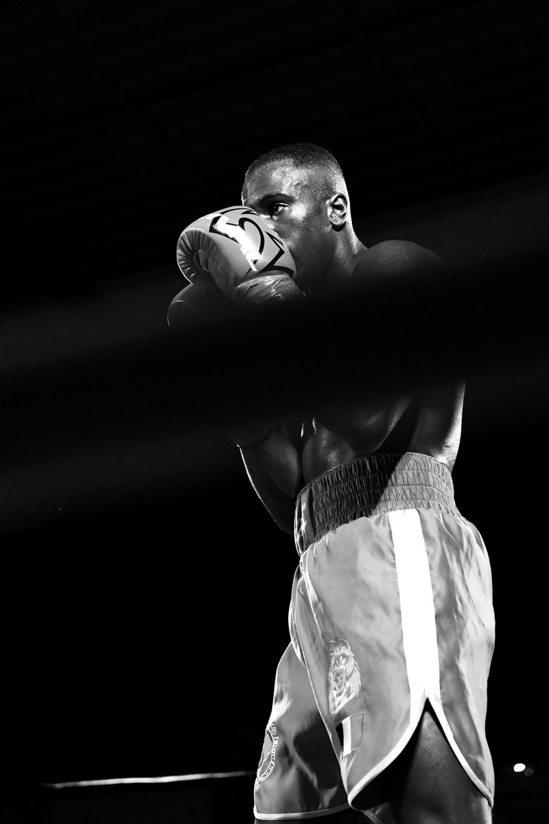 Quelques photos de boxe ici réalisées par l’agence avant le confinement. On optimise le temps en éditant... 📸<a href="/Antoine_Breard/">Antoine Bréard</a> / @exuleo Plus d’images sport et actu ici instagram.com/p/B_U3WlwK9gP/… Rejoignez nous !