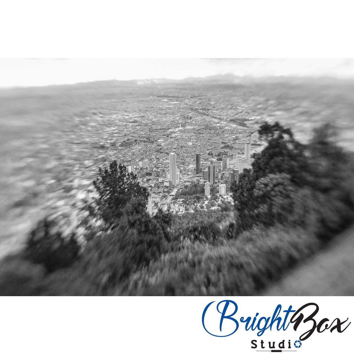 brightboxphoto's tweet photo. #ThrowbackThursday with a panoramic view of #Bogota taken from #Monserrate

Picture taken with a #LensBaby using a #Canon5dMarkll 

#BrightBoxStudio #Panoramic #BlackAndWhite #ComposerPro #Sweet35

#TBT #PanoramicaBogota #CanonFamily #CanonColombia #Landscape #PersonalView #Art https://t.co/2DAP2I1nlO
