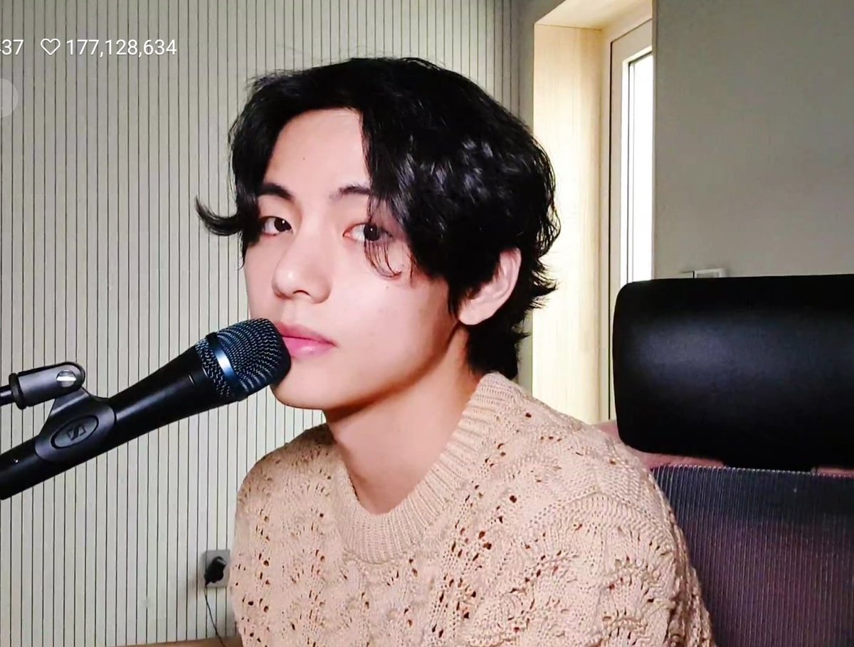 ohboy1230_v's tweet photo. 💜💜💜김태형 보라해 💜💜💜 https://t.co/7JgF8U4Ds9