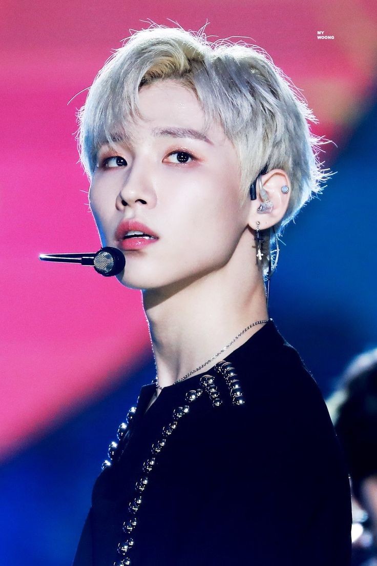 Ab6ix.           AstroWoong.          Eunwoo