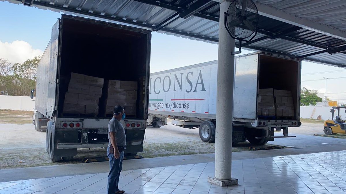 CarlosJoaquin's tweet photo. Entramos a la segunda etapa de “Apoyo Alimentario” dentro del apoyo a la economía Familiar en #QuintanaRoo. Hemos inciado esta segunda etapa en #Cozumel. El @GobQuintanaRoo y @GobiernoMX avanzamos para respaldar a nuestra gente. #JuntosSaldremosAdelante https://t.co/crTJfWcnHy