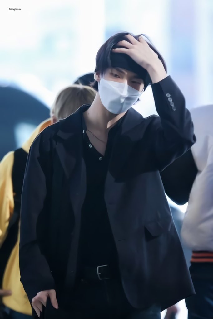 davineezar's tweet photo. ㅤ
ㅤ CGK ✈ DXB
Go to Dubai. Setelah quarantine cukup lama di rumah, akhirnya bisa merasakan keluar rumah lagi juga untuk menghadiri acara pernikahan teman.
Berang-berang makan coklat.
Berangkat. #DSTangledUpInLove
ㅤ https://t.co/7MQlH0Quvc