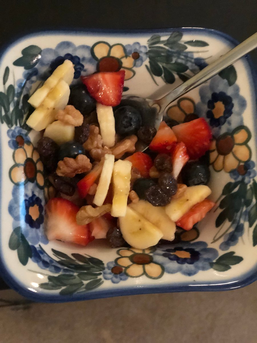 rickmikemax's tweet photo. #EP401CHAT A5 Shout out to my sister in law who has housed me for 6 weeks, given me a lovely work space, serves me daily elderberry syrup, fruit bowls, and keeps my wine glass full!  Our daily Rummikub breaks are what I look forward to daily! https://t.co/zvhjf6QuZy