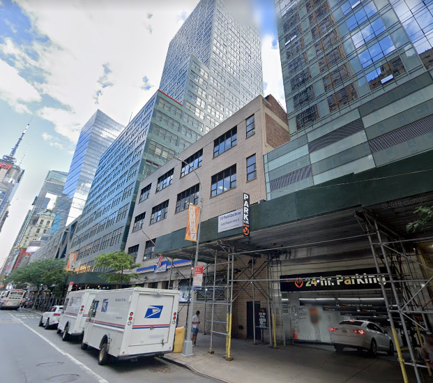 2. But one source of funds could be the USPS' real estate empire. The post office is the one of the largest property owners in the country and much of this property is both extremely valuable and highly underuitilized! Right is 42nd Street NYC; Left is a block from Twitter HQ SF.