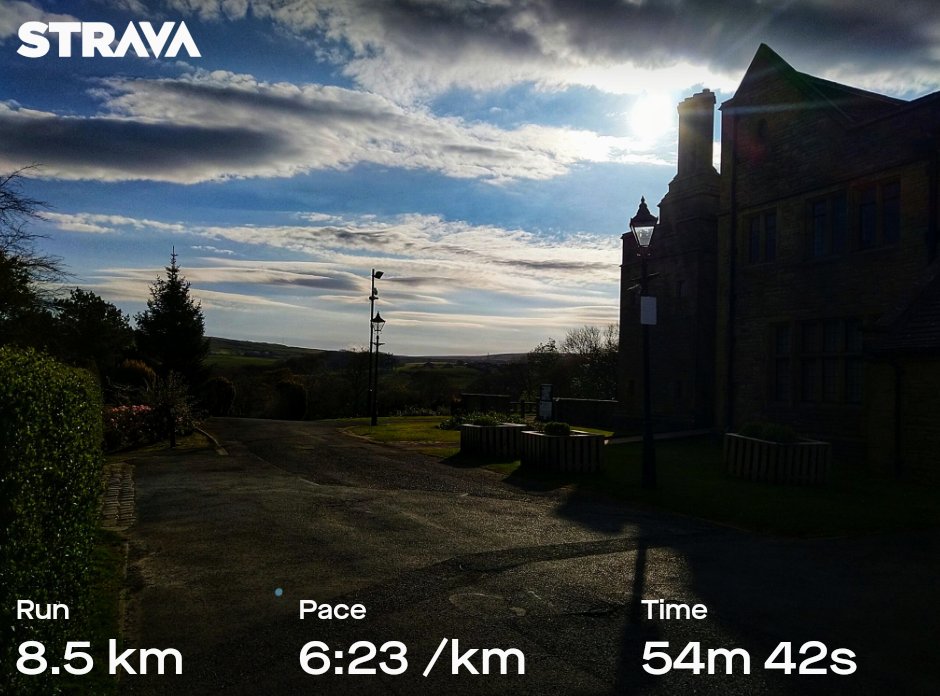 JonIn6OSeconds's tweet photo. Steady 8.5k this morning!! Legs are starting to get really heavy though, ran 22 out of the 23 days this month and I'm starting to struggle! 😔 Don't really want a "rest day" any ideas of how to get through this "wall"?
@UKRunChat 
@runr_uk 
#ukrunchat 
#RunningHelp https://t.co/nMdkwCg00z