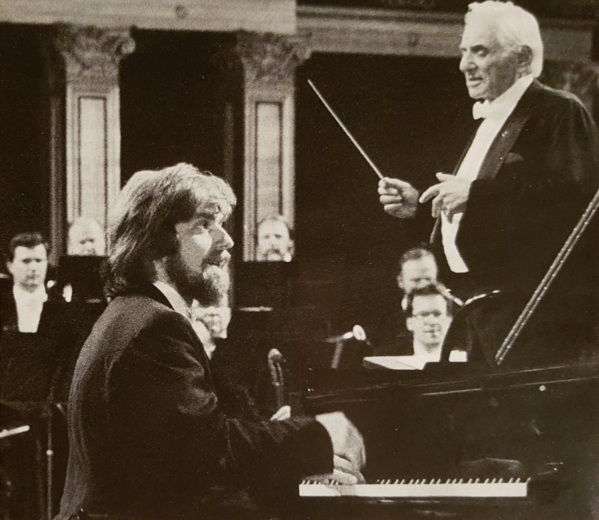 Zimerman and Bernstein at op. 58: gorgeous, brilliant, stately, pompous. Something one cannot dislike or ignore. It carries one along, delights, in an irresistible way. But it is not among my greatest favourites. >