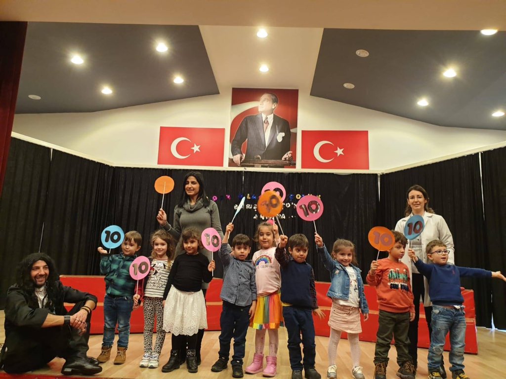 HakbilenCaner's tweet photo. #23NisanUlusalEgemenlikveCocukBayramı #100YıllıkEgemenlik #EvdeBayramVar https://t.co/m8K7i2zqgc