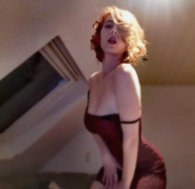 Do you like 30s showgirls? ❤️🤗  #ginger #gingergirl #redlips #reddress #showgirl #tattoos https://t.<a href="/tag/ginger"class="tags">#ginger</a><a href="/tag/gingergirl"class="tags">#gingergirl</a><a href="/tag/tattoos"class="tags"><span>#tattoos</span></a><a href="/tag/redlips"class="tags"><span>#redlips</span></a><a href="/tag/showgirl"class="tags"><span>#showgirl</span></a><a href="/tag/reddress"class="tags"><span>#reddress</span></a>
