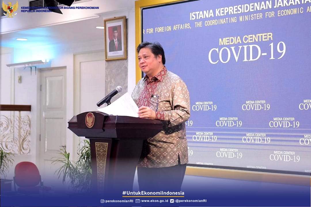 PerekonomianRI's tweet photo. #BeritaEkon

Pemerintah prioritaskan sisi kesehatan dan ketahanan ekonomi di masa pandemi. Pemerintah jg awasi dampak penyebaran Covid-19 trhdp perekonomian, yg a.l. brdsrkn nilai tukar Rupiah, volume ekspor, dan investasi.

https://t.co/zJ9eCEs4xE

#UntukEkonomiIndonesia https://t.co/TTa6sCk1Pj