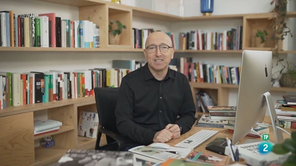 La 2 (@la2_tve) on Twitter photo 📚 No te pierdas hoy la charla con Óscar López, director de <a href="/PaginaDosRTVE/">Página Dos</a>
Le preguntaremos por la crisis del sector del libro por el #confinamiento, de las iniciativas que surgen. Y de si él abriría ¡ya! las librerías.
#DíaDelLibro2020
A las 16h en redes sociales de La 2 📚 No te pierdas hoy la charla con Óscar López, director de <a href="/PaginaDosRTVE/">Página Dos</a>
Le preguntaremos por la crisis del sector del libro por el #confinamiento, de las iniciativas que surgen. Y de si él abriría ¡ya! las librerías.
#DíaDelLibro2020
A las 16h en redes sociales de La 2