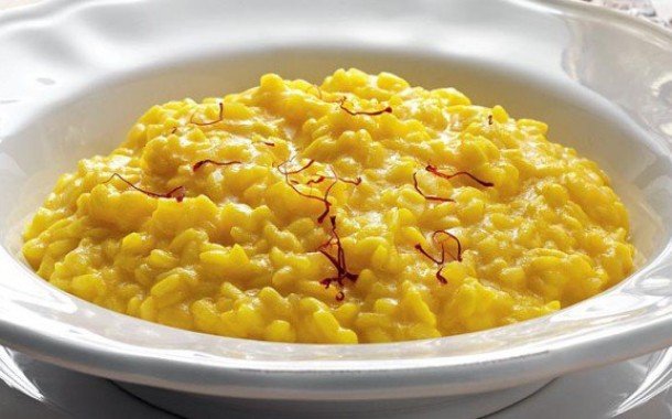 Doyoung as risotto allo zafferano - simple but elegant- kinda expensive - rich in flavor - versatile because you can make other dishes with it or eat it as it is- perfect to eat on a cold day or at an elegant dinner - warm and fragrant