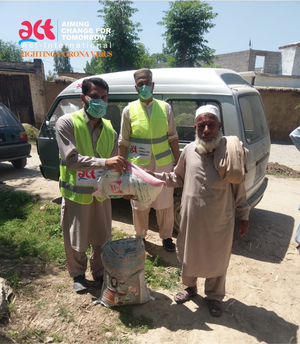 act_intlpk's tweet photo. #کوروناوائرس
الحمدللہ ڈسٹرکٹ مردان تحصیل تحت بائی میں ایکٹ انٹرنیشنل کی جانب سے کورونا وائرس کی وجہ سے متاثر ہونے والے دیہاڑی دار مزدوروں اور مستحقین میں راشن تقسیم کیا گیا،
غریبوں کی امداد کیجئے - ایکٹ کو عطیات دیجئے
#ACTforPakistan for Donation Call 03-111-999-899 https://t.co/f5bnynyB8B