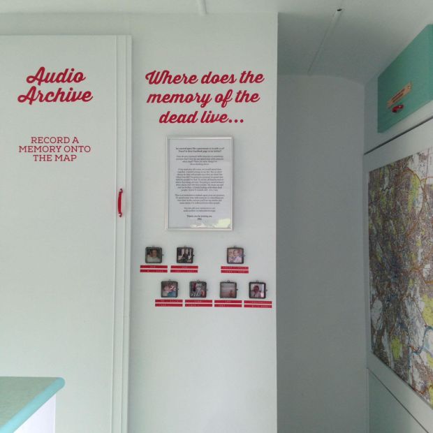 1/2 Whose stories matter, where and how they get to be told?  Historians <a href="/DrLauraKing/">Laura King</a> and Jessica Hammett collaborated with artist <a href="/ellie_meg/">Ellie Harrison</a> for the exhibition 'Journey with Absent Friends' 

#twitterstorians
#art_and_history
#art
#History