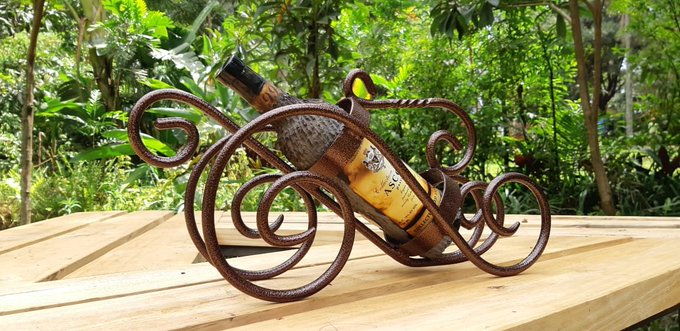 dnahinga's tweet photo. New Workshop. We are ready to take orders.

Items can be sketches, googled images, word descriptions.

Hint: Cool stuff will be given priority. 

#UBSpaces 
#MetalWork
#MadeWithLove https://t.co/qqko1T18D6