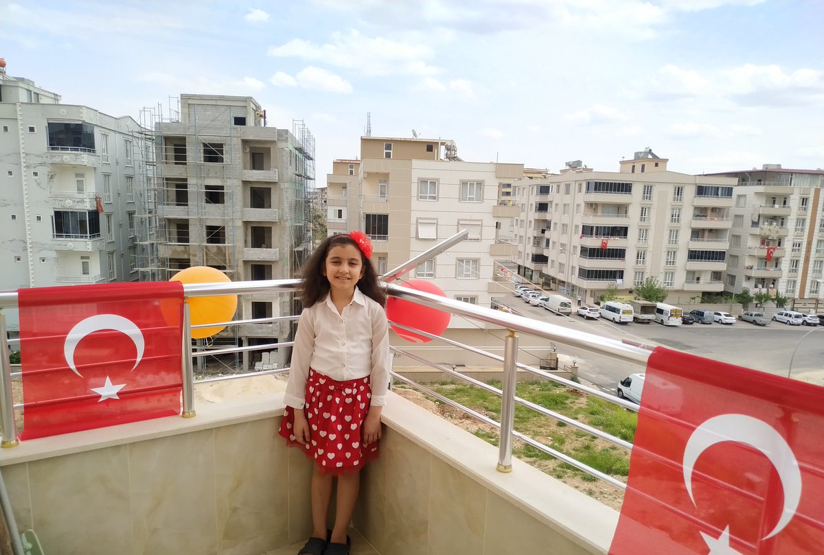 mgurler27's tweet photo. #evdebayram 
#yüzyıllaryasa23nisan 
#23NisanUlusalEgemenlikveCocukBayramı 
@ziyaselcuk @gul_davut @yasintepe @Cgnde @NizipilceMEM @AlkanIlkokulu https://t.co/FcGCEcjhPh
