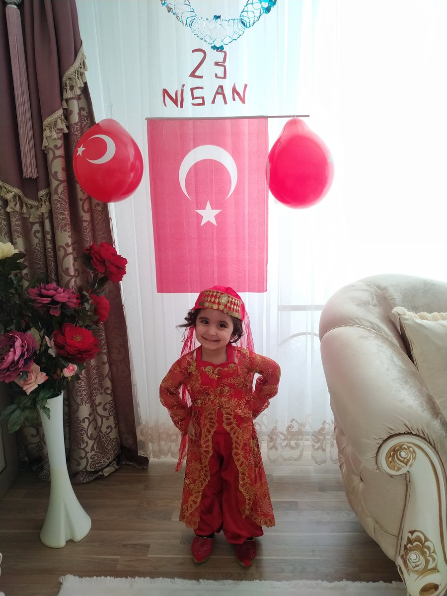 mgurler27's tweet photo. #evdebayram 
#yüzyıllaryasa23nisan 
#23NisanUlusalEgemenlikveCocukBayramı 
@ziyaselcuk @gul_davut @yasintepe @Cgnde @NizipilceMEM @AlkanIlkokulu https://t.co/FcGCEcjhPh