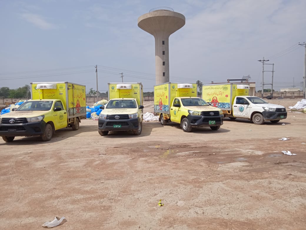 AbidHus54065617's tweet photo. To the #ARARSaviours and all the essential service providers that are battling on frontlines with #COVID19, we pay homage and tribute to you for your tireless efforts

#ARARCoronaSaviours #ARARServingHumanity #COVID19 #ArarServices #ArarInnovations #ArarGroup https://t.co/W15H6Zwy0L