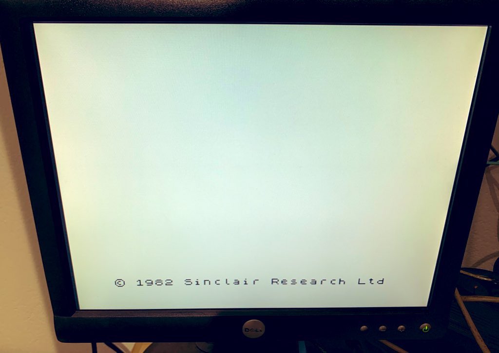 monterolabs's tweet photo. @informaticacosl #spectrumforever Un issue 2, con números de serie de color verde, nunca reparado y funcionando, ahora con #VGA todo un lujo https://t.co/NF0JyyB1A1