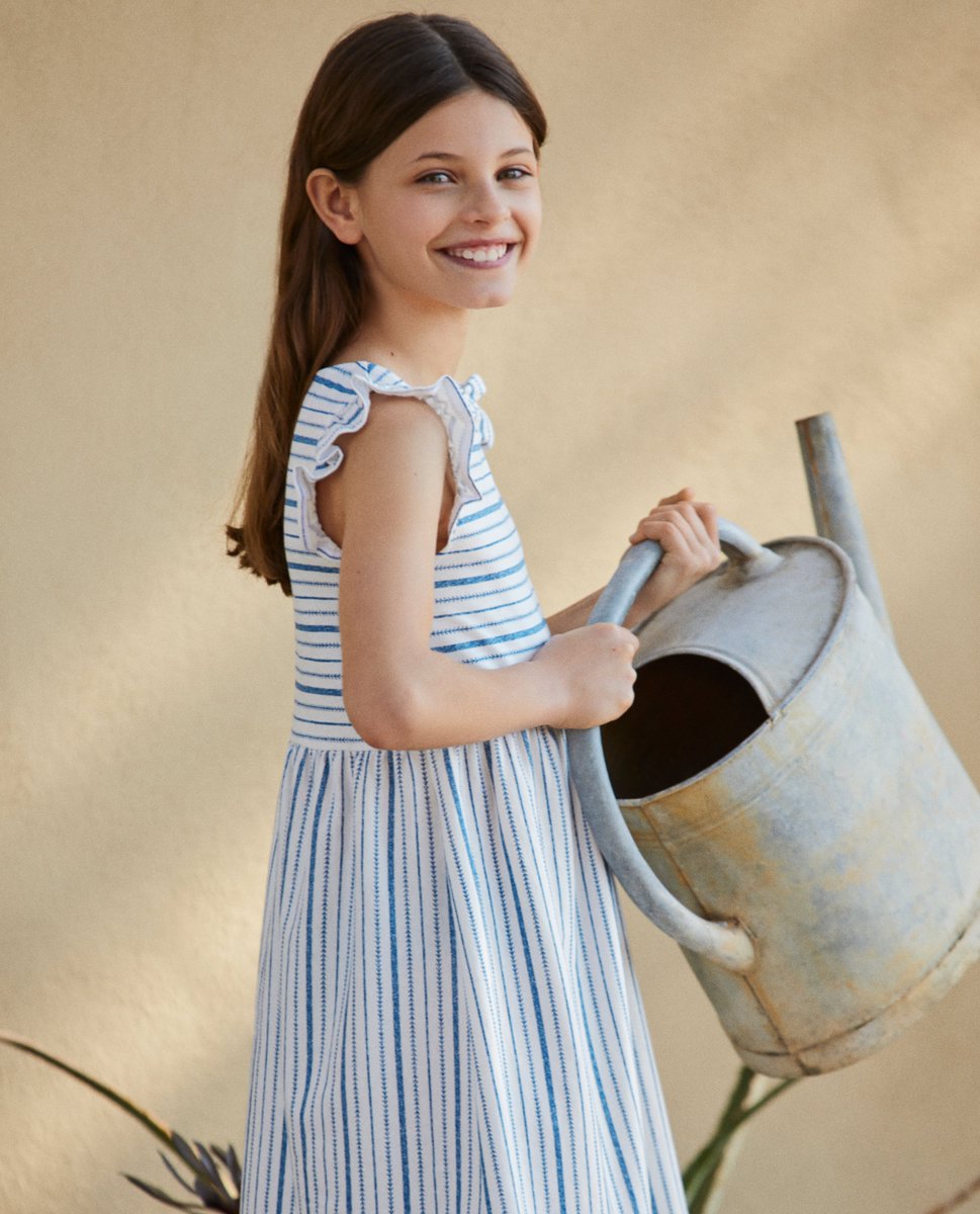 leftiesofficial's tweet photo. Home Garden | The long and adventurous days playing in the garden call for a more practical and functional collection.
Striped dress 4.99€
#girlcollection https://t.co/p1oxeQ52Ri