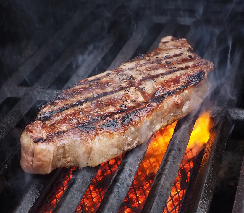 NFUHerts's tweet photo. What better way to celebrate #StGeorgesDay2020 &amp; the start of #GreatBritishBeefWeek #GBBW2020 than nipping down to the local butchers, farmshop or supermkt &amp; purchasing some British🇬🇧 steak to pop on the BBQ this eve or the weekend #tiptopweather #sunshine🌞 #notjustminceyouknow https://t.co/38lDPYlR4l