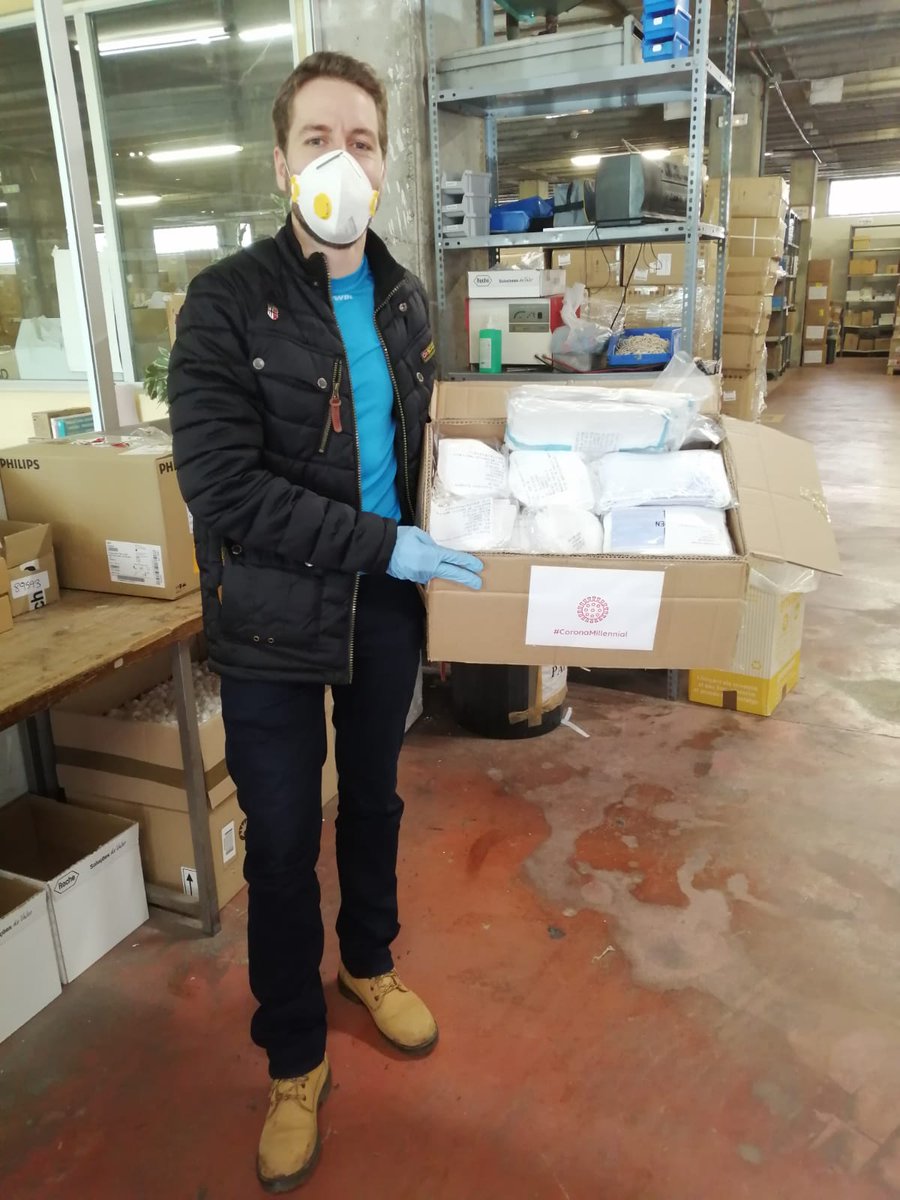 htrueta's tweet photo. Aquest any #SantJordi 🌹 arriba carregat de mascaretes i altre material de protecció per als nostres professionals 😍😍😍 Moltes gràcies #CoronaMillennial per la vostra aportació!!! 😷😷😷 #SolidaritatCOVID19 #TruetaSomTOTS #JoActuo https://t.co/EGyBHDMwi2