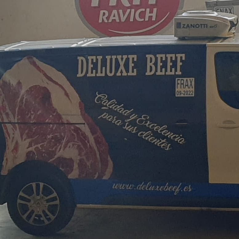 AngelesNoche's tweet photo. Queremos dar las #Gracias a Deluxe Beef por aportar hoy casi 100 kg de carne para el comedor. 

Recordad, si queréis colaborar con nosotros, datos de contacto en la bio 😁 https://t.co/znSJbexeez